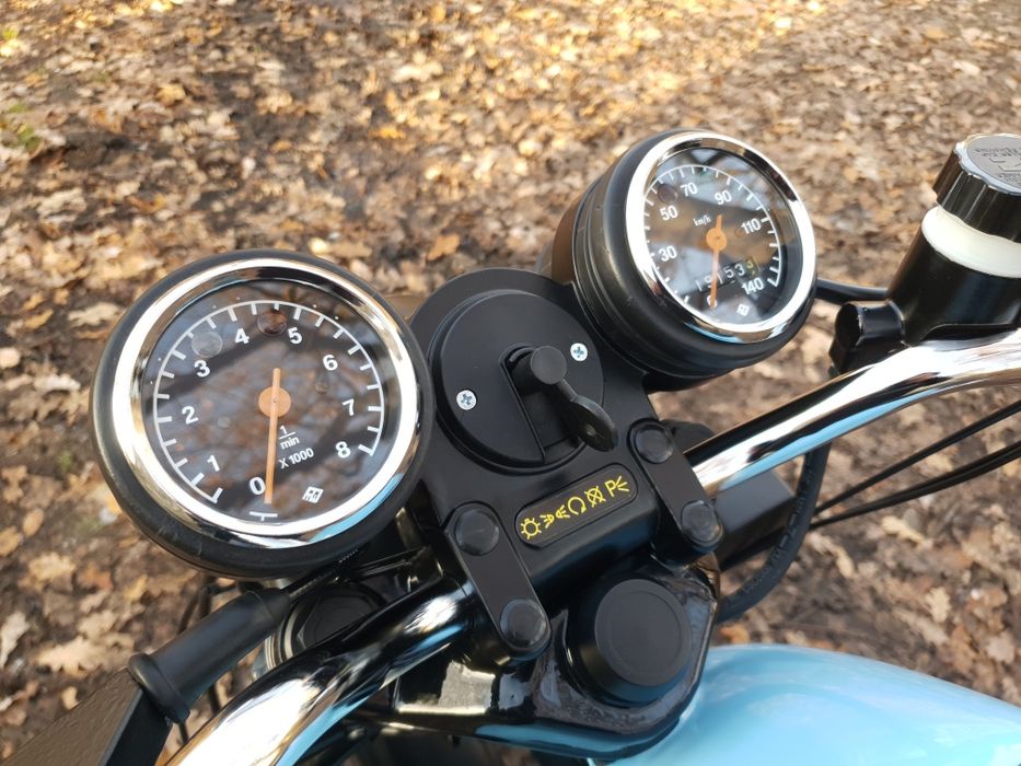 MZ ETZ251 po renowacji śruby ESKA dozownik rok 1991 plastikowy błotnik