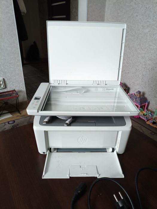 Продам принтер hp Lazer Jet M 140 We