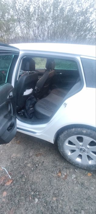 Опель інсігнія  .