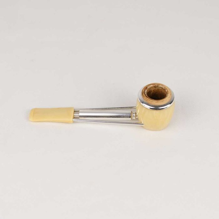 Cachimbo em plástico e metal com filtro metálico interno