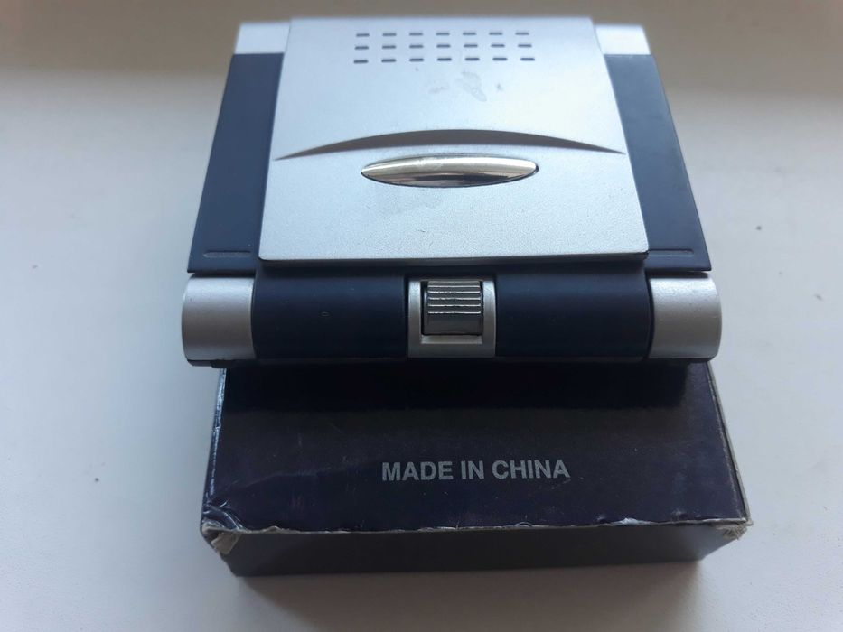 Настольные часы-будильник-калькулятор