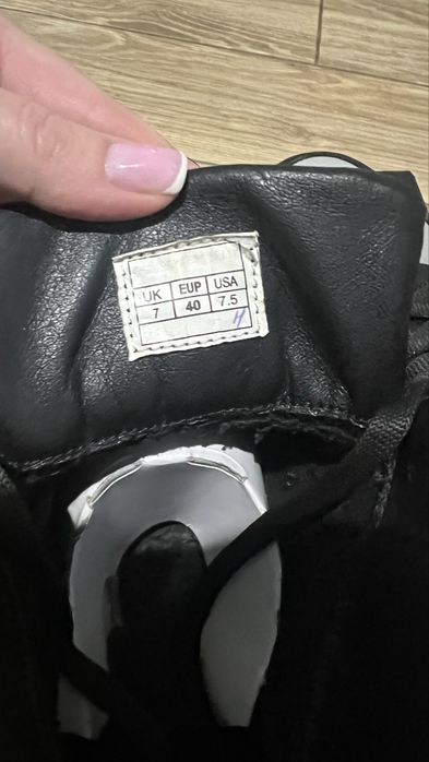 Шкіряні чоботи 40 розмір