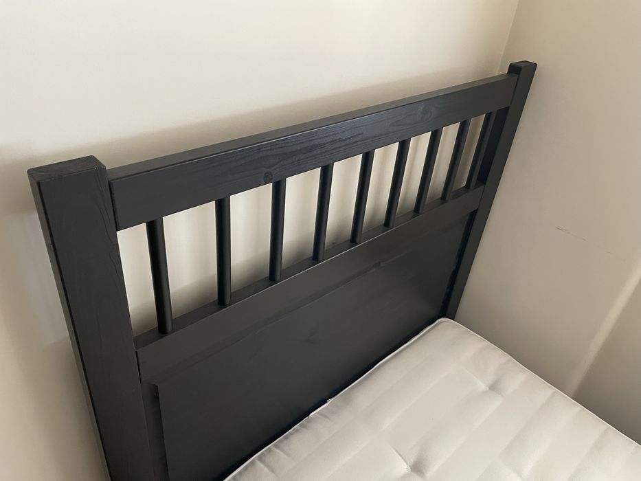 Cama SMYGA + colchão Molaflex