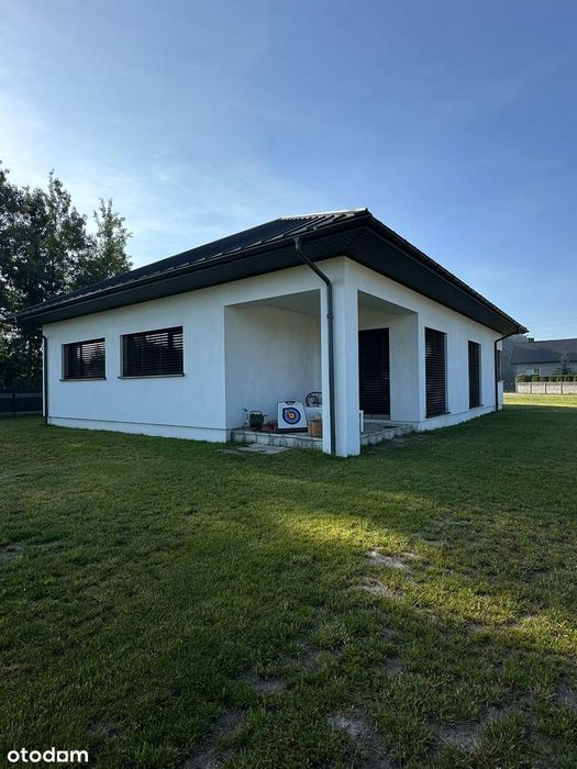 Nowoczesny dom z ogrodem w spokojnej okolicy