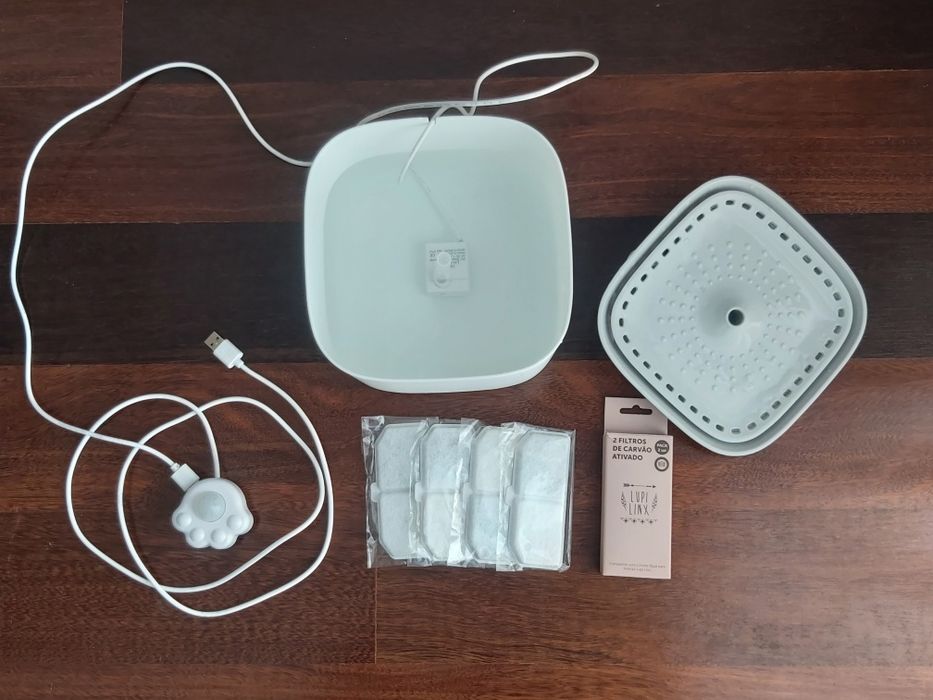 Fonte de água para gatos com sensor de movimento