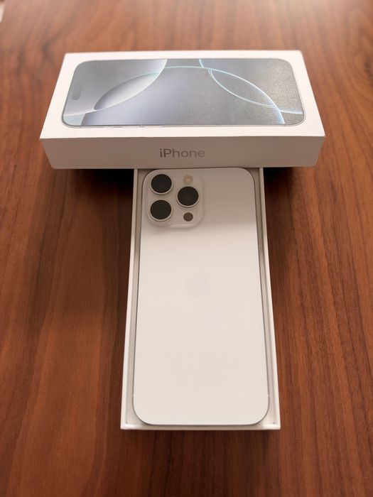 iPhone 16 Pro Max 256 GB Titânio Branco - COMO NOVO (Oferta 3 capas)