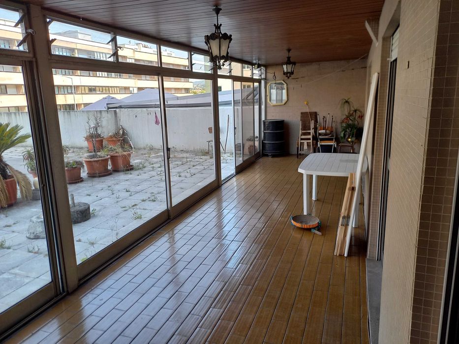 Apartamento T4 no centro de Guimaraes para arrendar