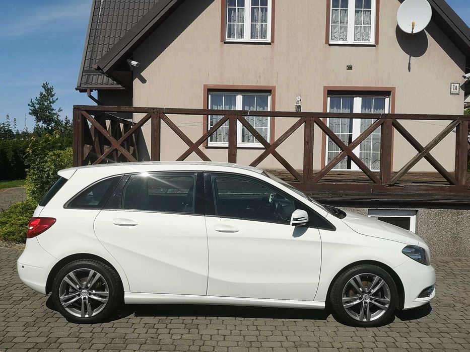 Mercedes B 180 1.6 Edition NAVI 2012_122KM