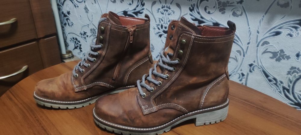 Продам женские ботинки ECCO