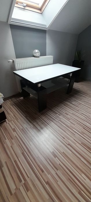 Stoły ławy meble..