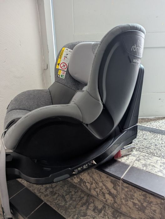 Поворотне 360° автокрісло Britax Römer Dualfix M i-Size