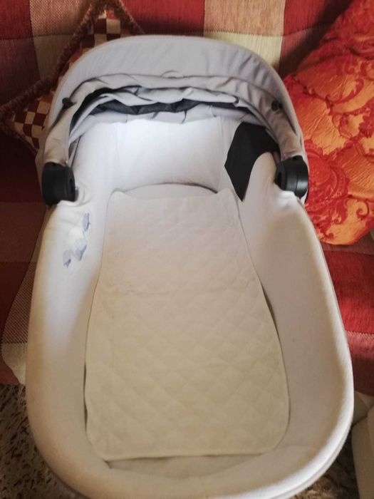 *NOVO* Carrinho de bebe Chicco Alysia Trio em excelente estado