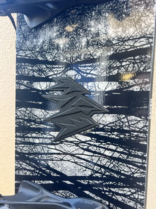 Prancha de Snowboard Raven + Fixações (Como Nova – Usada 1 Dia)