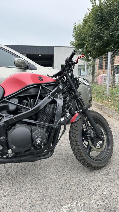 Suzuki Katana в стилі скрамблер