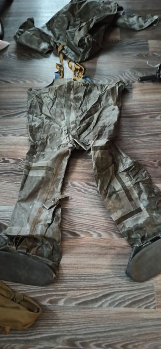 Рыбалка бывает разная, если в воду заходите, то  сухим из неё выходите