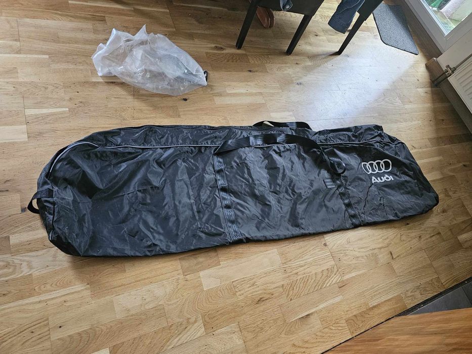 Pokrowiec na narty od AUDI