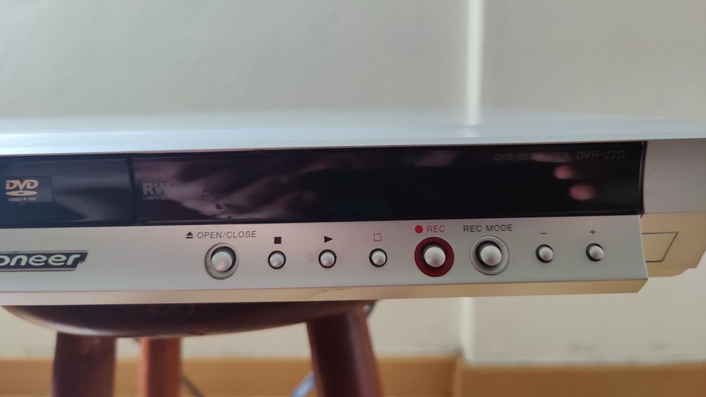 DVD Pioneer DVR 220 S