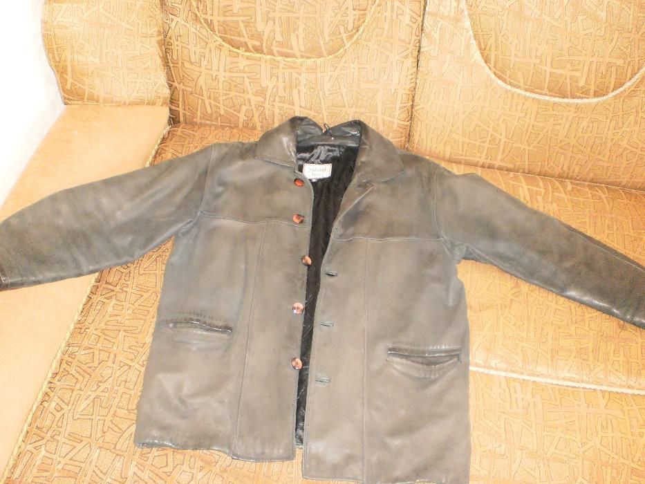 Шкіряна куртка, розмір ХХL, чорна