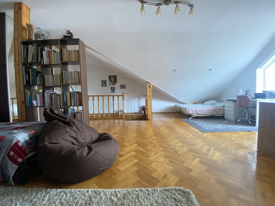 Продається БЕЗ КОМІСІЇ ДЛЯ ПОКУПЦЯ 2-х кімнатна квартира на Дружбі!