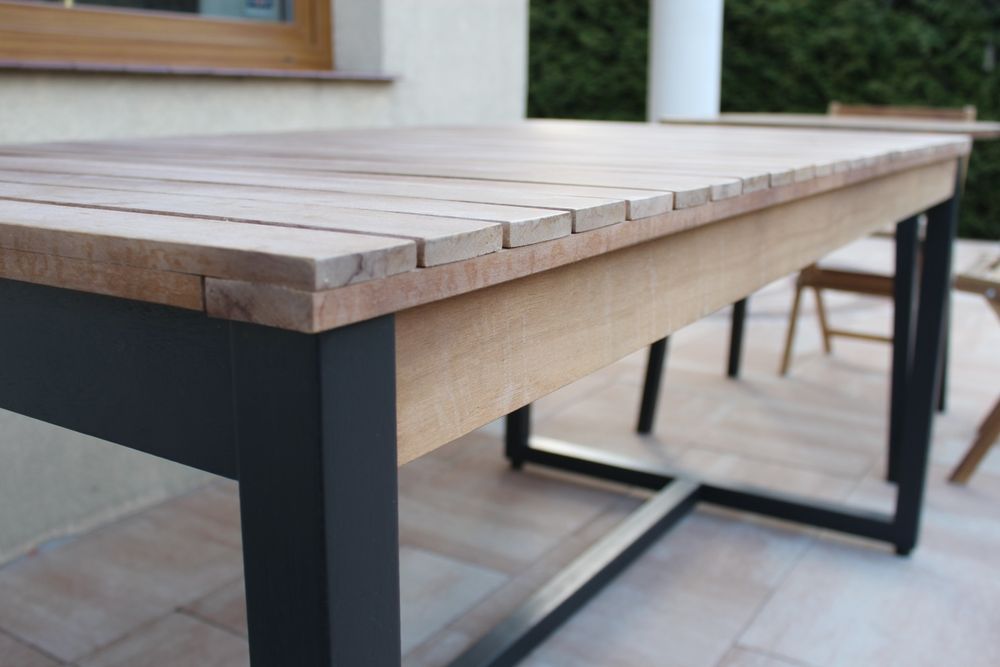 Drewniany komplet mebli ogrodowych