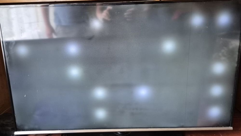 Telewizor Samsung UE40H5030AW 40 cali uszkodzony
Model: UE40H5030AW