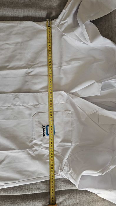 Bata branca com logotipo