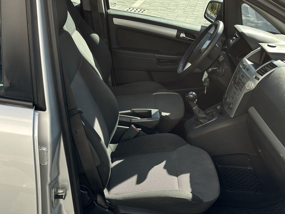 Opel zafira 2014року