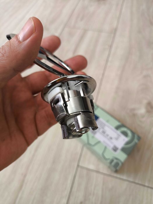 Znaczek CELOWNIK Mercedes Gwiazda na maskę Emblemat W204 W211 W220