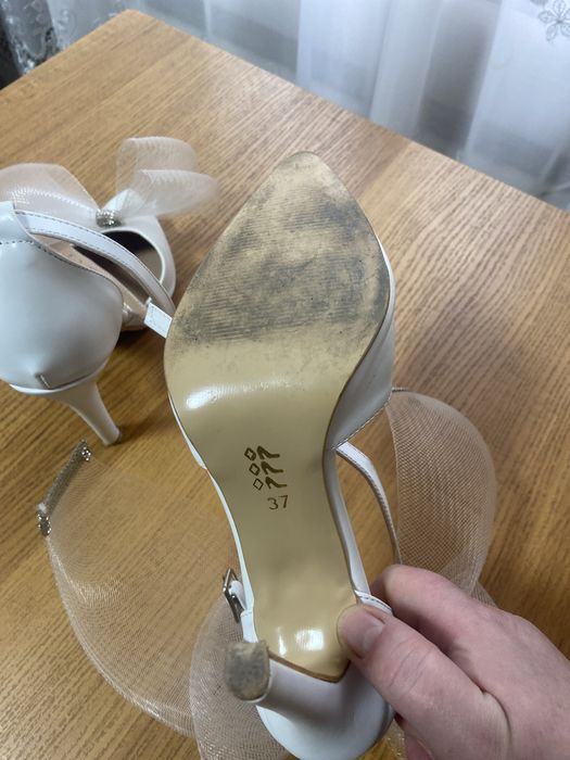 Туфли свадебные белые с бантами 37 размер