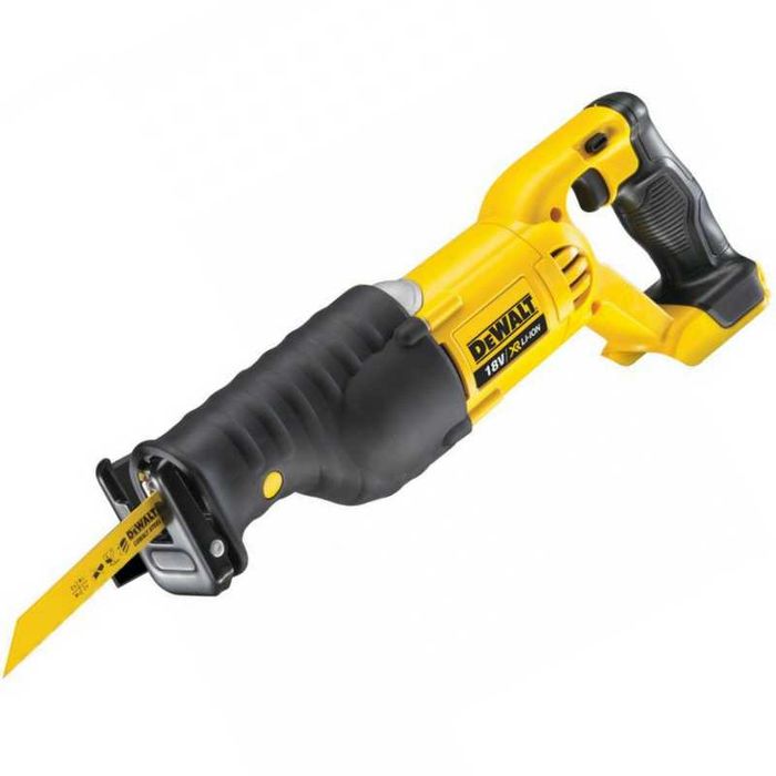 Aluguer Serra Sabre DeWalt DWE305PK no Porto – Potente e Versátil