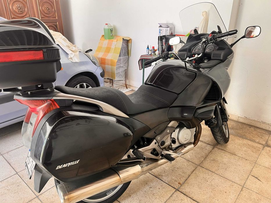 Honda Deauville NT 700