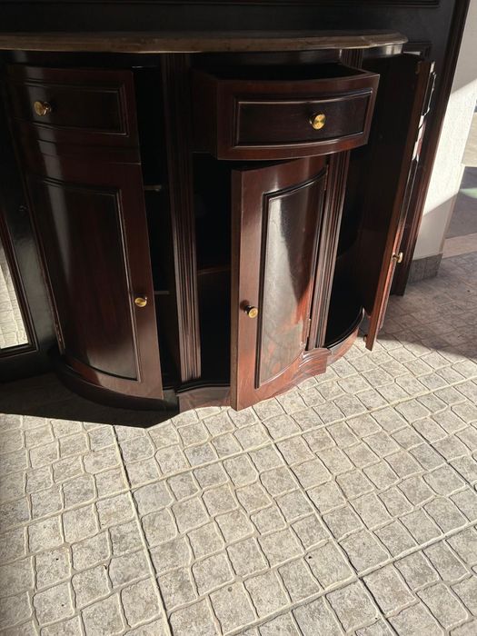 Sapateira  de corredor em optimo estado