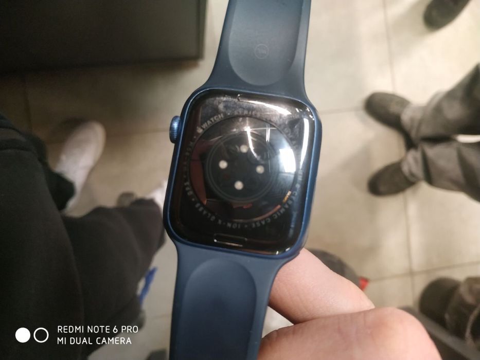 Продам Apple Watch 7