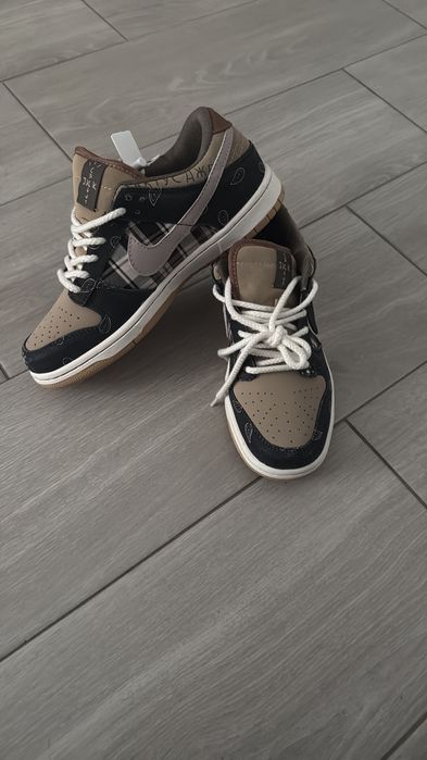 Tênis Nike travis scott