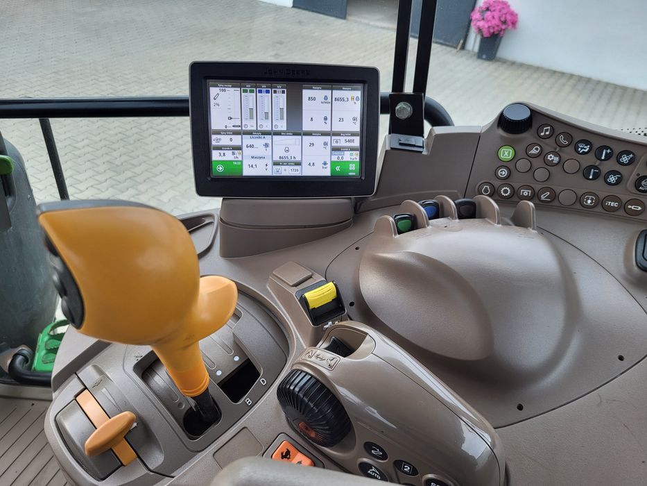 Ciągnik rolniczy John Deere model 6195R