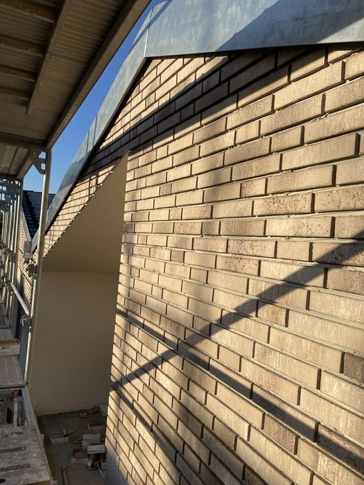 Плиточник вкладання плитки