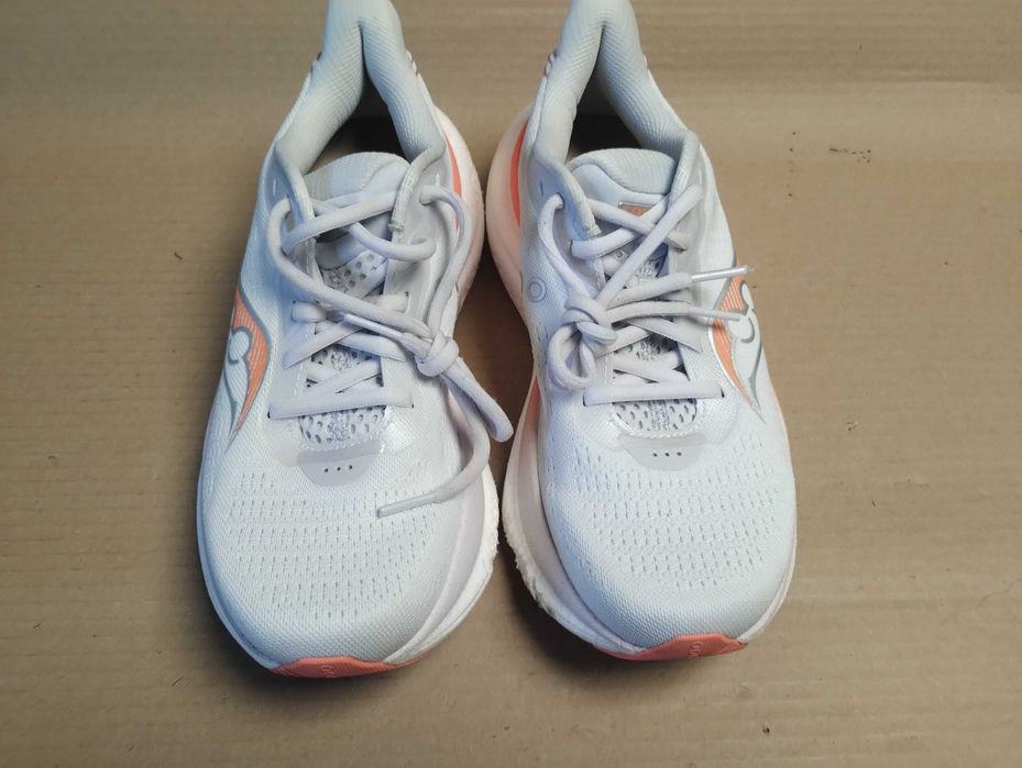 buty sportowe do biegania 38,5  saucony trumph 23