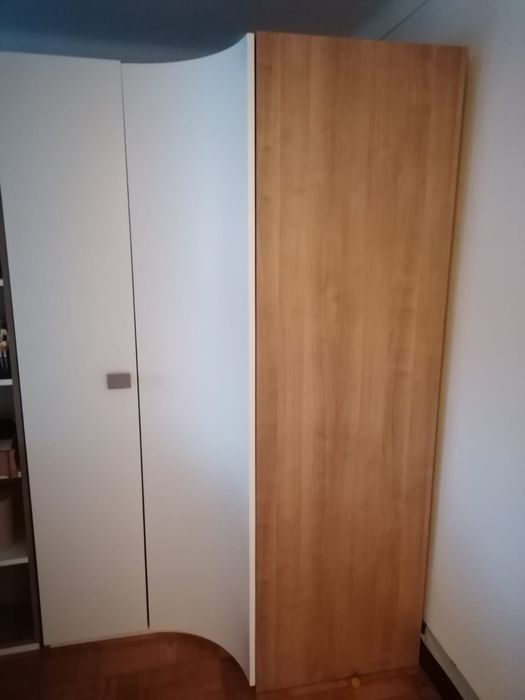 Roupeiro de canto para quarto