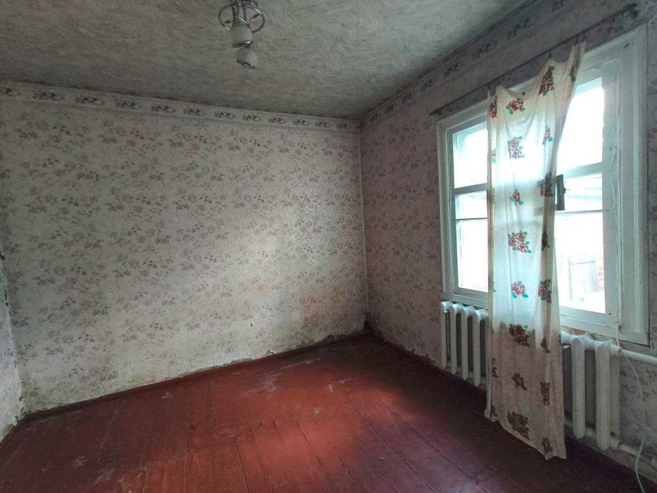 Продам будинок у селищі Коротич.