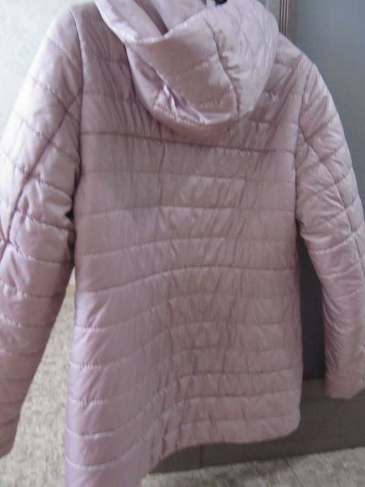 продам куртку демисезонную женскую