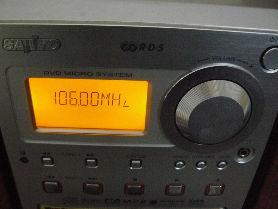 Wieża Sanyo RDS z pilotem mp3 dvd