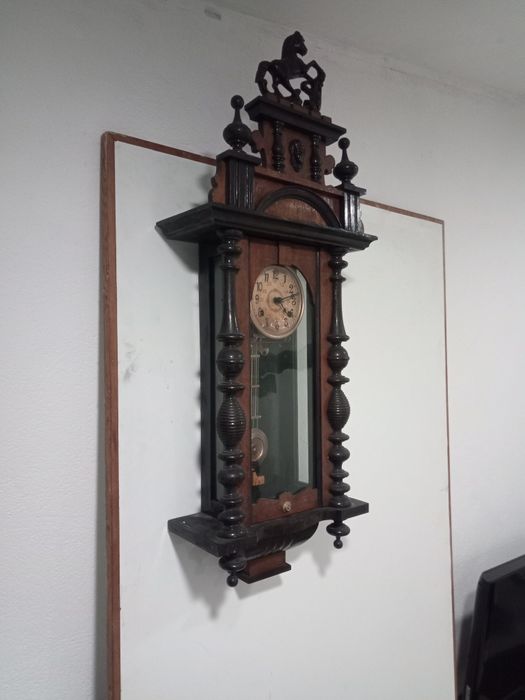 Relógio antigo de parede