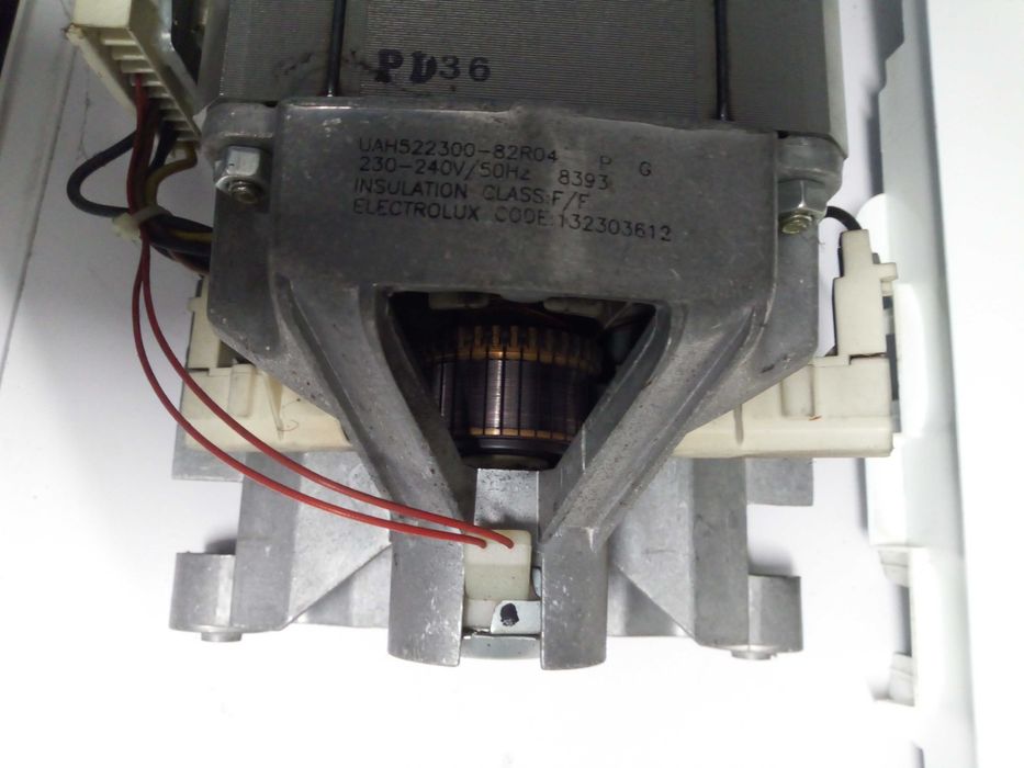 silnik napędowy UAH522300 do pralki Electrolux EWW12470W