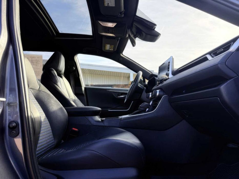 Toyota RAV4 XSE      2022