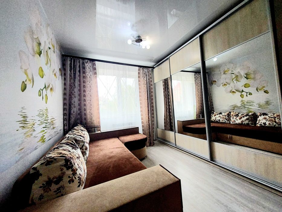 метро Дорогожичі,вул.Рилеева 25. Подільский район.