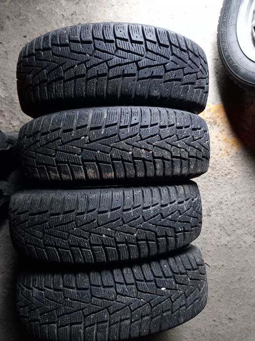 шини резина R 14 185/60 ROADSTONE корея зимние в отличном состоянии!