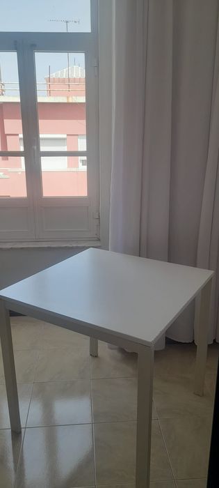 Mesa 75x75, IKEA , modelo Meltorp