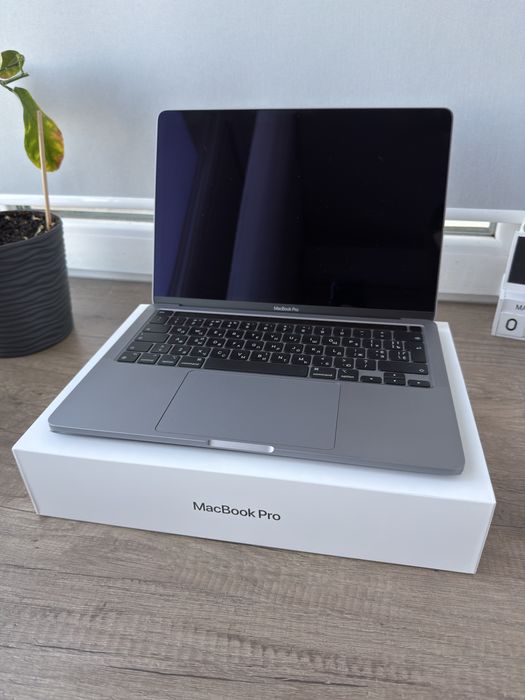 MacBook Pro 13 M2 2022 рік