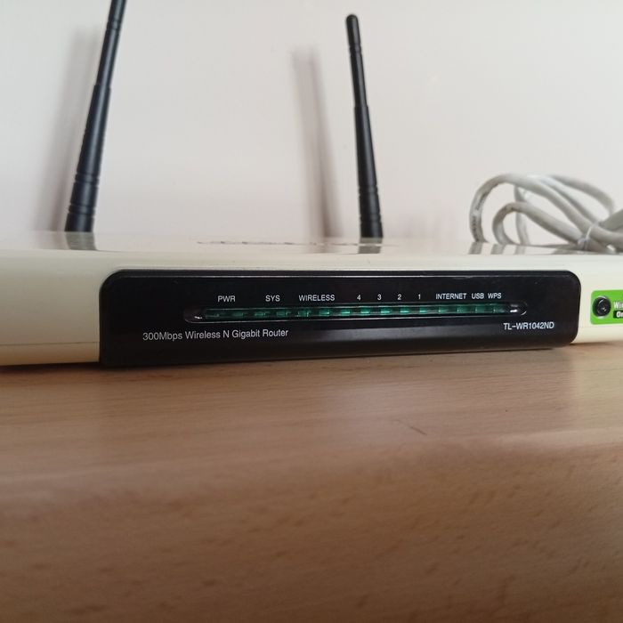 Router TP-Link TL-WR1042ND