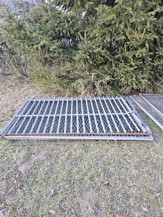 Ogrodzenie, brama, słupki po demontaże